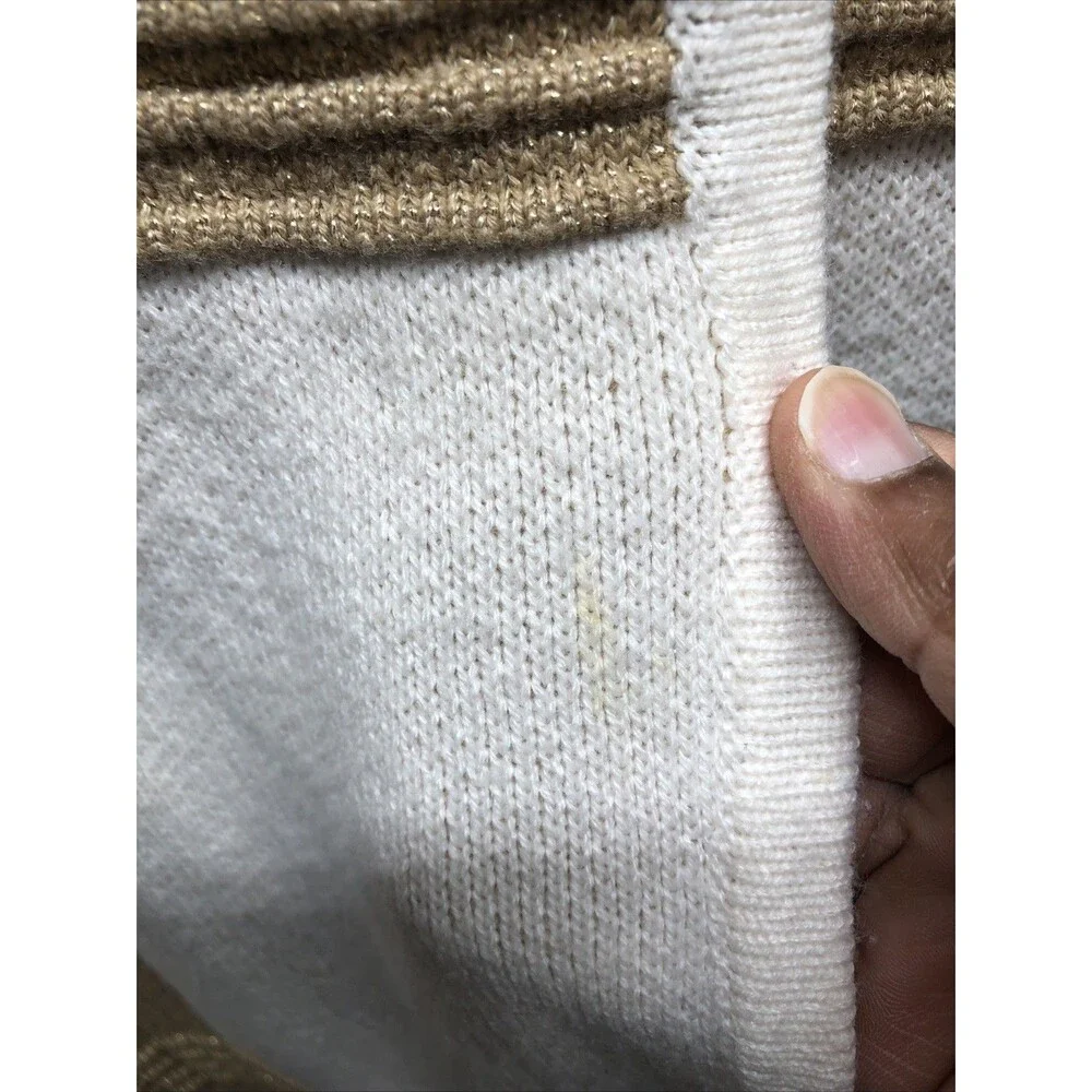 Anne Klein Poncho Size M Cream Check Gold Metallic Old Money Lion Buckle Closure